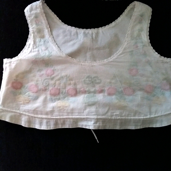 Embroidered Drawstring Crop Top - Picture 8 of 9